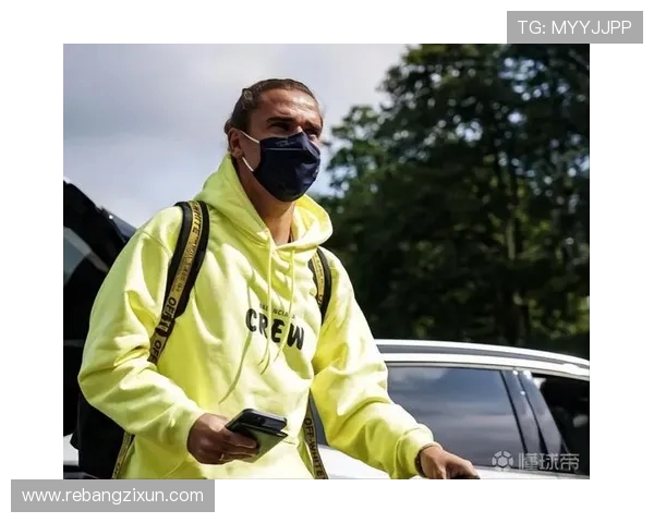 帕尔默与女友相识四年后疑似分手 双方社交媒体互相取关引发热议